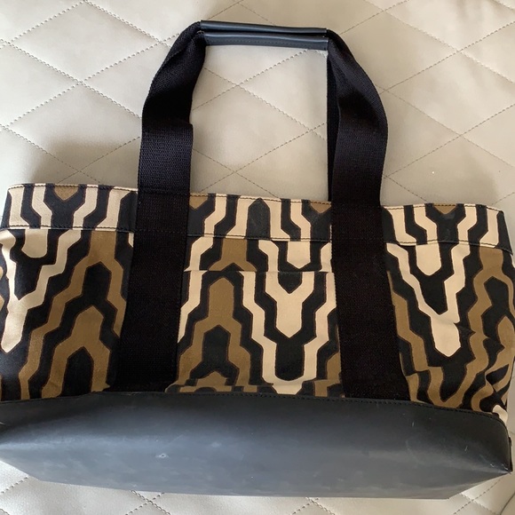 Tory Burch Ella Tote  Exotic animal print in Black/Brown/Cream, large Logo - Picture 4 of 9
